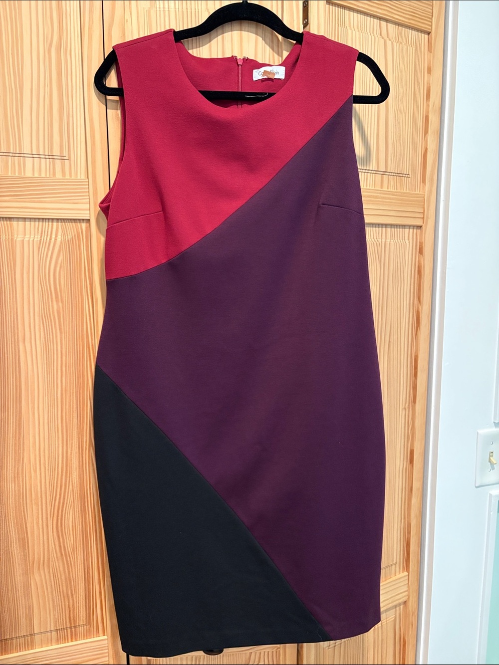 Calvin Klein Sleeveless Colorblock Sheath Dress in Berry, Plum & Black
